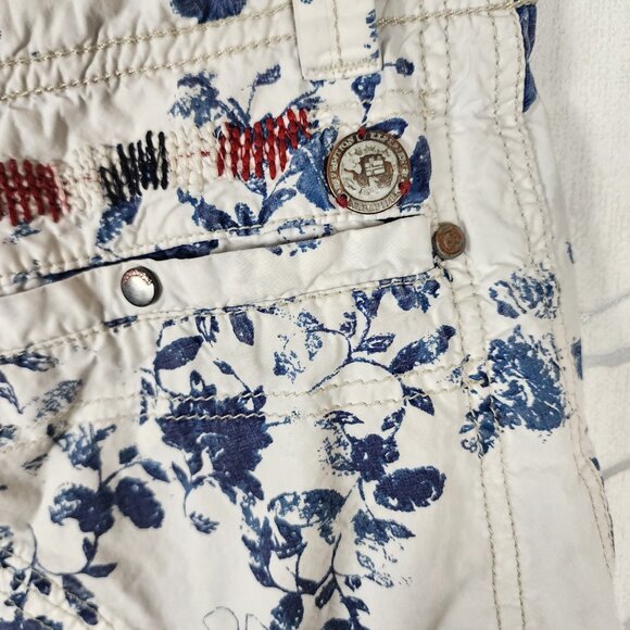 Napapijri White Blue Floral Print 100% Cotton Chino Shorts - Picture 4 of 7